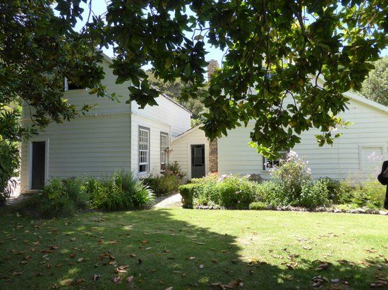 Butler Point Whaling Museum